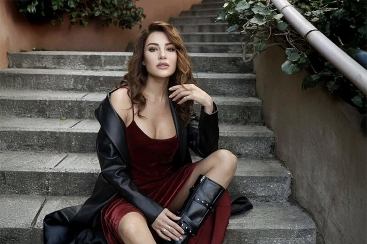 Kızılcık Şerbeti dizisinin “Işıl”ı Ece İrtem geçirdiği kalp krizi sonrası hayatını kaybetti